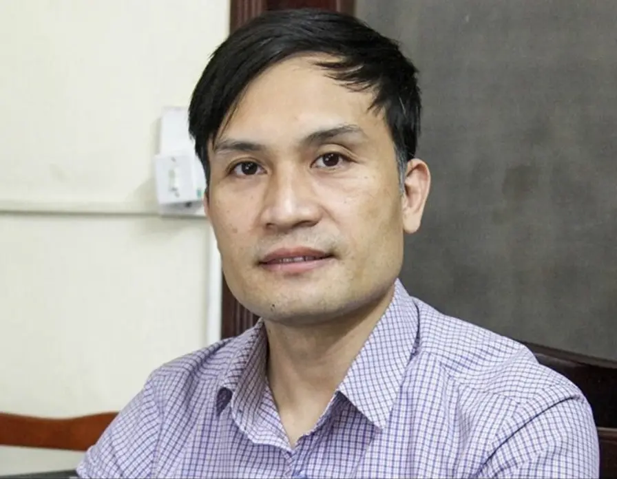 Thầy Thích Tuệ Minh trong trang phục tu hành