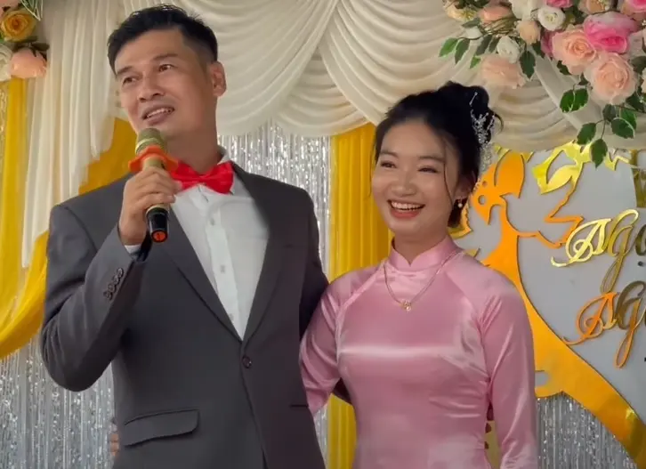 Tiết Cương và vợ Thúy Hằng