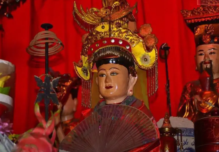 Tượng Mẫu Liễu Hạnh