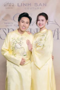 vo-anh-uc-la-ai-he-lo-danh-tinh-va-cau-chuyen-tinh-yeu-gay-c_802