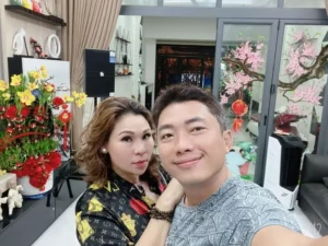 vo-au-cua-kinh-quoc-la-ai-he-lo-danh-tinh-gay-chu-y_960